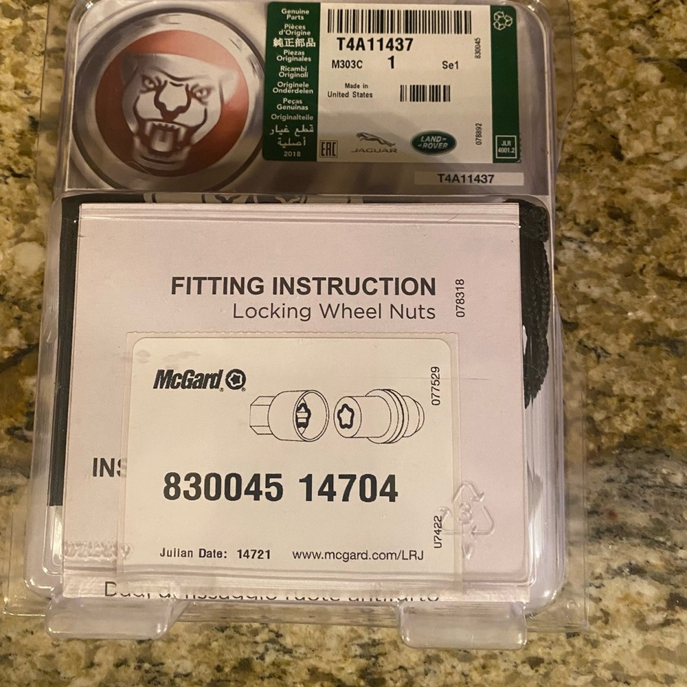 Locking wheel nuts Jaguar new